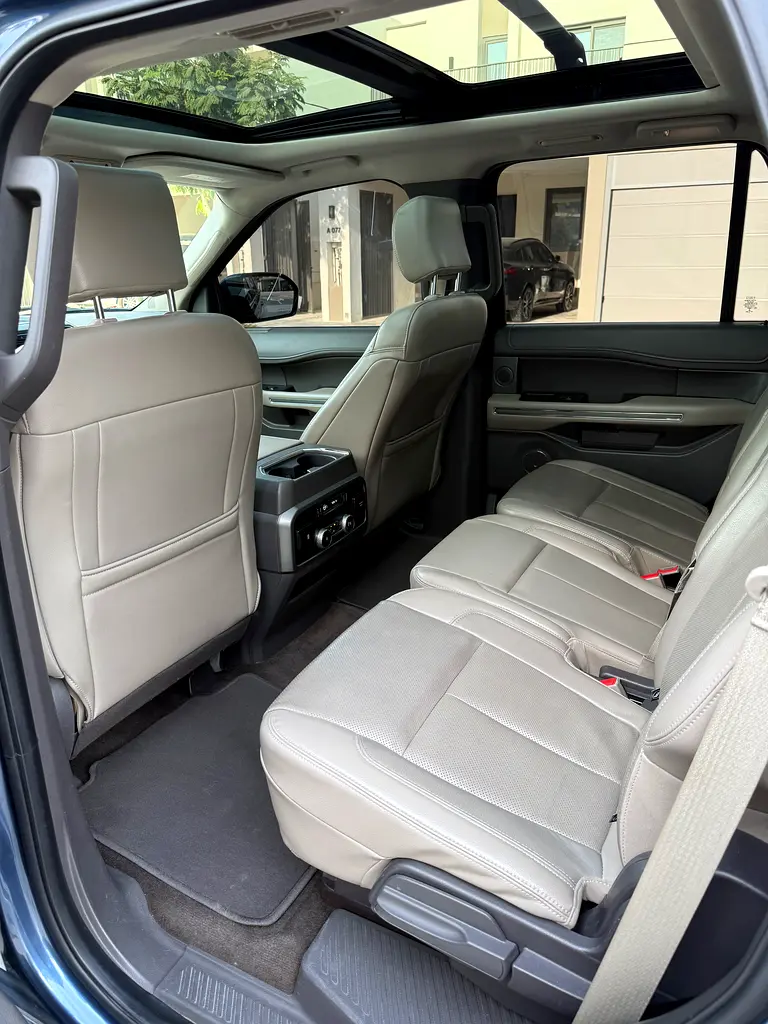 FORD Expedition XLT 2018 - photo 9 - Import Émirats | International Cars