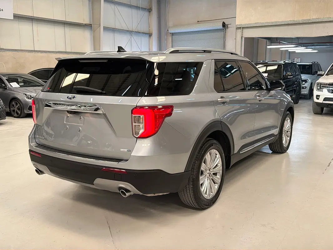 FORD Explorer Limited 2022 - photo 7 - Import Émirats | International Cars