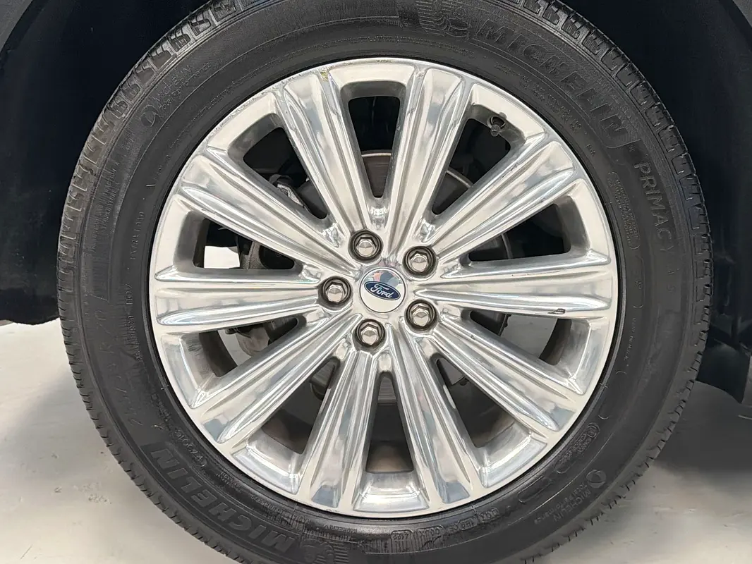 FORD Explorer Limited 2022 - photo 9 - Import Émirats | International Cars