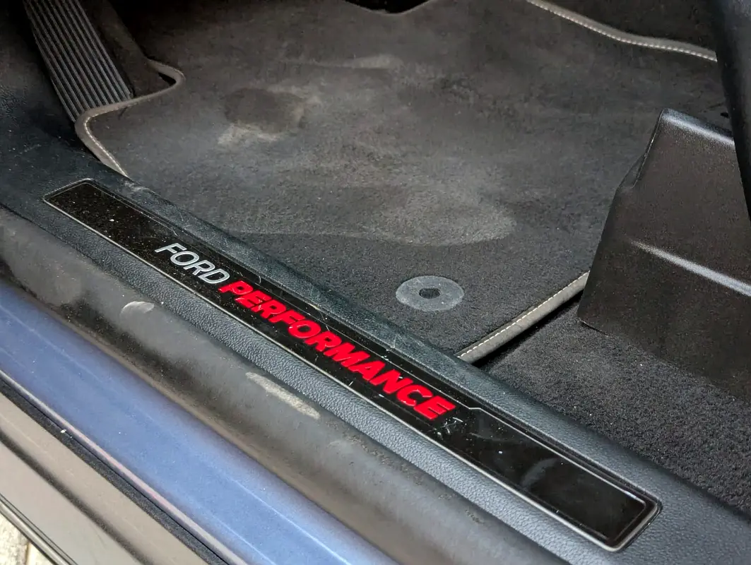 FORD Explorer ST 2021 - photo 11 - Import Émirats | International Cars