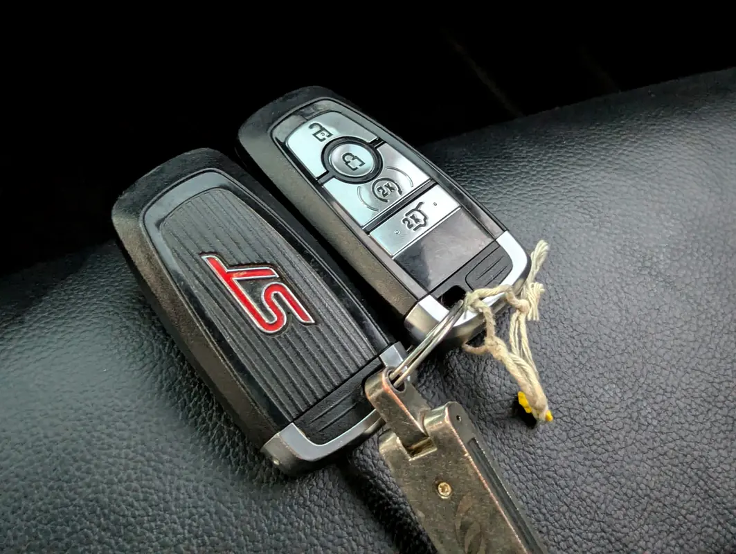 FORD Explorer ST 2021 - photo 5 - Import Émirats | International Cars