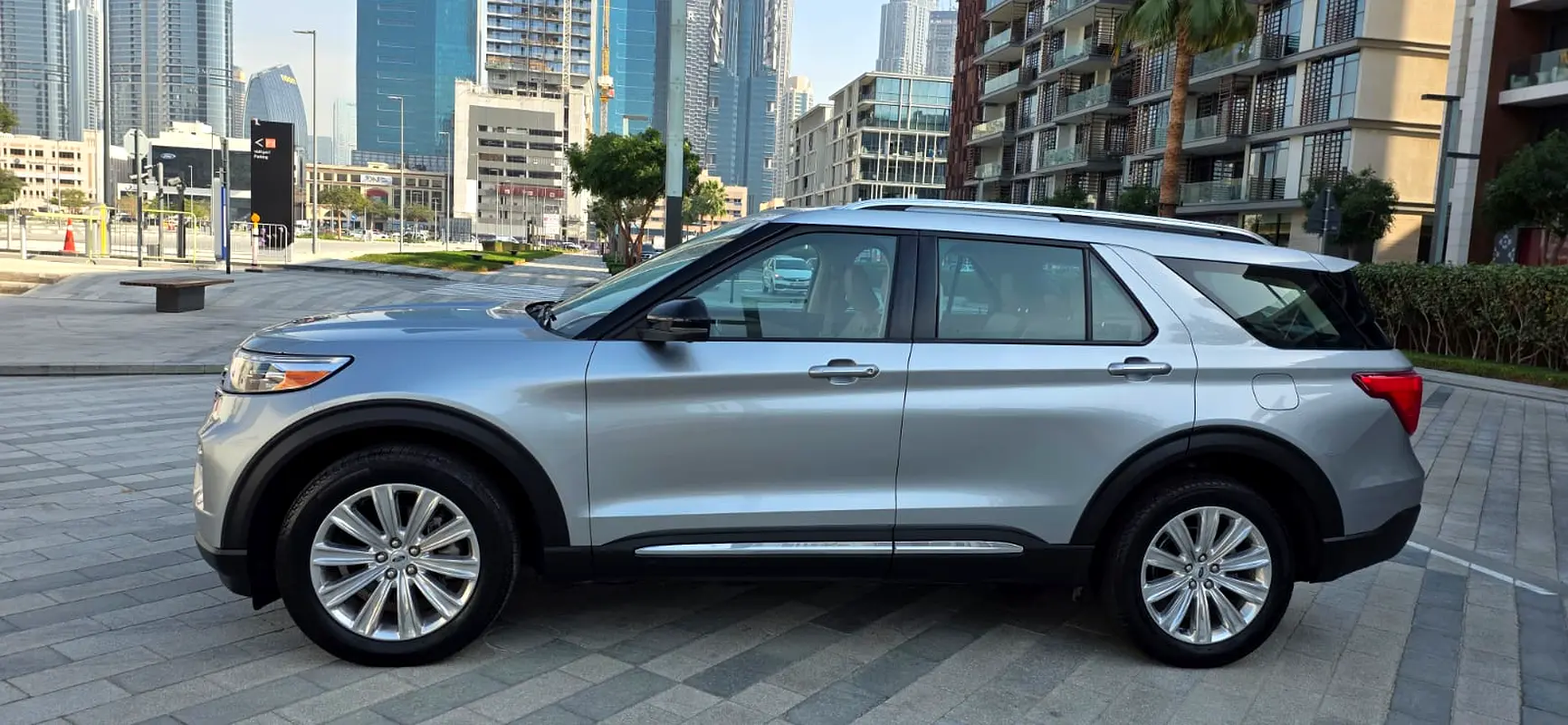 FORD Explorer Limited 2022 - photo 3 - Import Émirats | International Cars