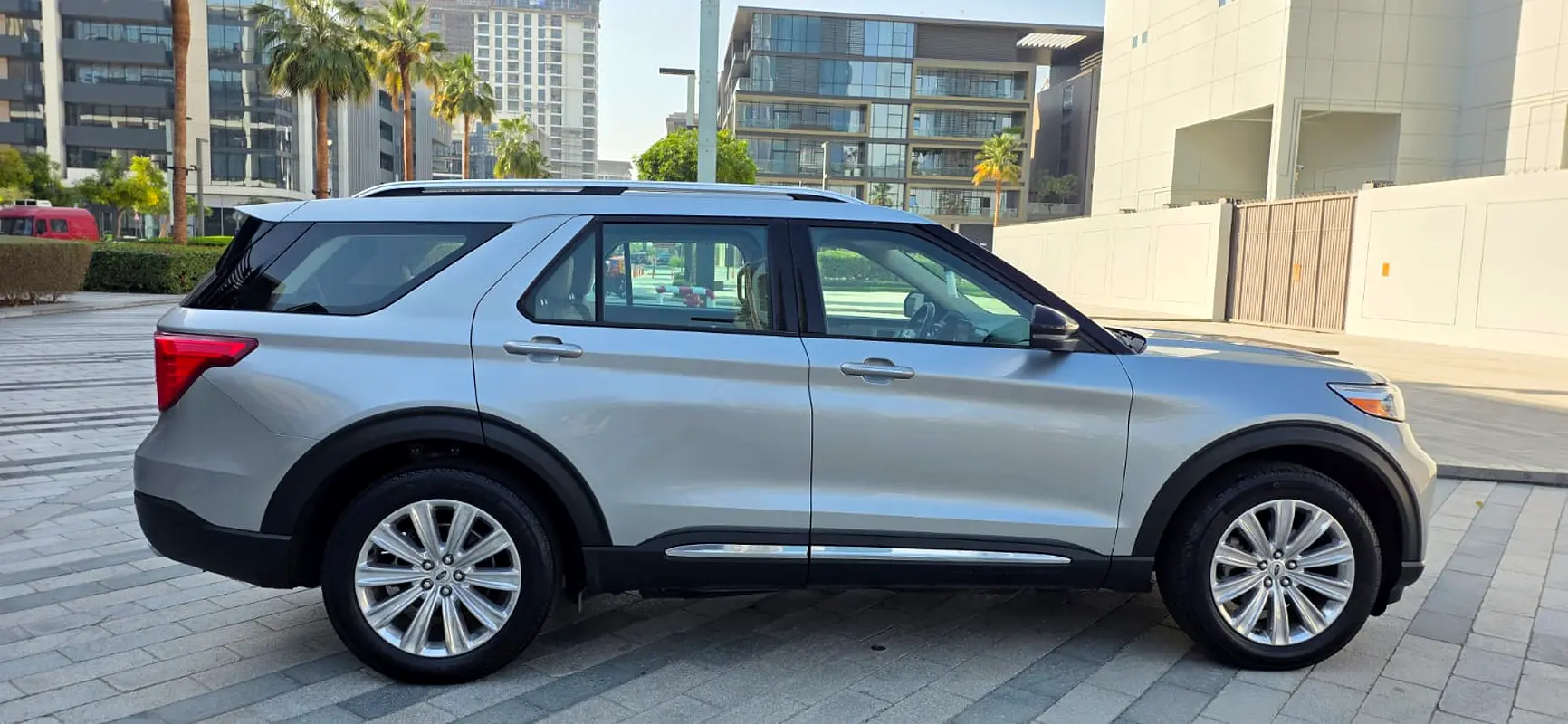 FORD Explorer Limited 2022 - photo 5 - Import Émirats | International Cars