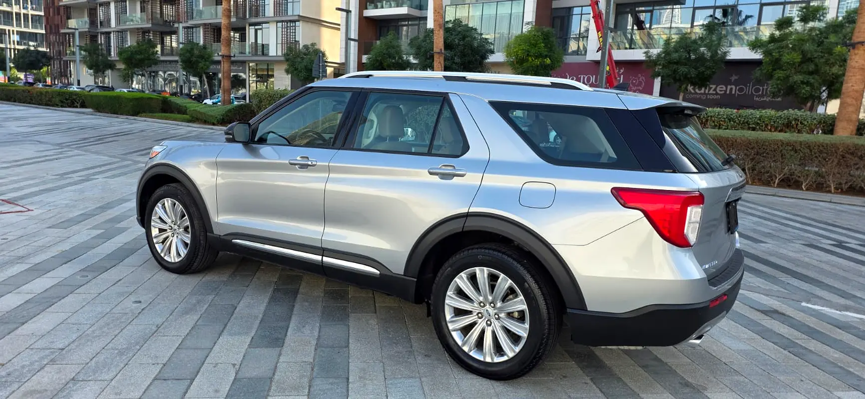 FORD Explorer Limited 2022 - photo 8 - Import Émirats | International Cars