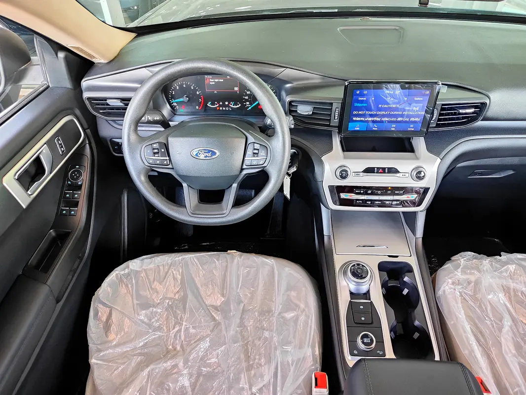FORD Explorer Base 2023 - photo 10 - Import Émirats | International Cars