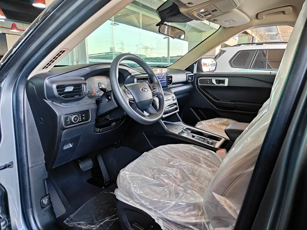 FORD Explorer Base 2023 - photo 11 - Import Émirats | International Cars
