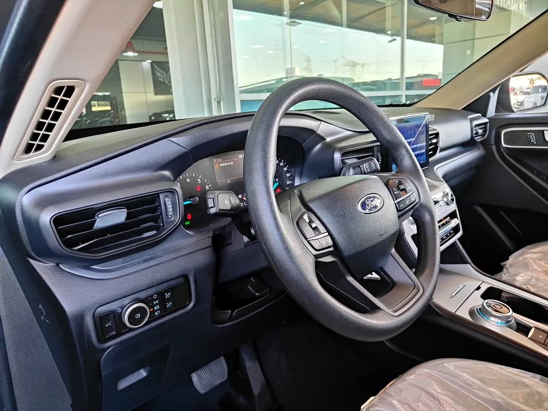 FORD Explorer Base 2023 - photo 12 - Import Émirats | International Cars