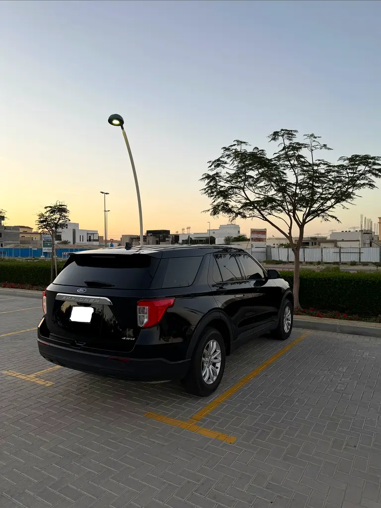 FORD Explorer Base 2023 - photo 4 - Import Émirats | International Cars