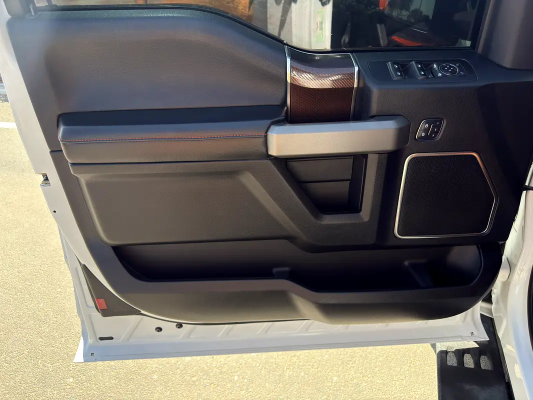 FORD F-Series Pickup Raptor 2018 - photo 9 - Import Émirats | International Cars