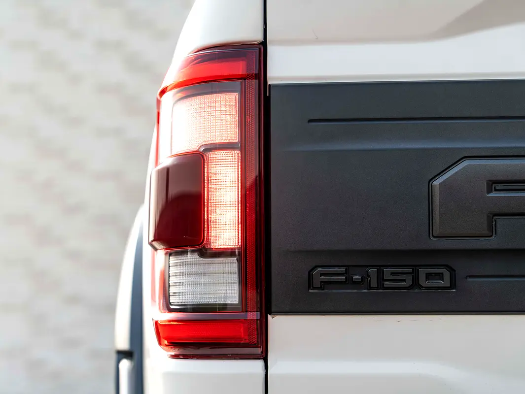 FORD F-Series Pickup Raptor 2023 - photo 6 - Import Émirats | International Cars