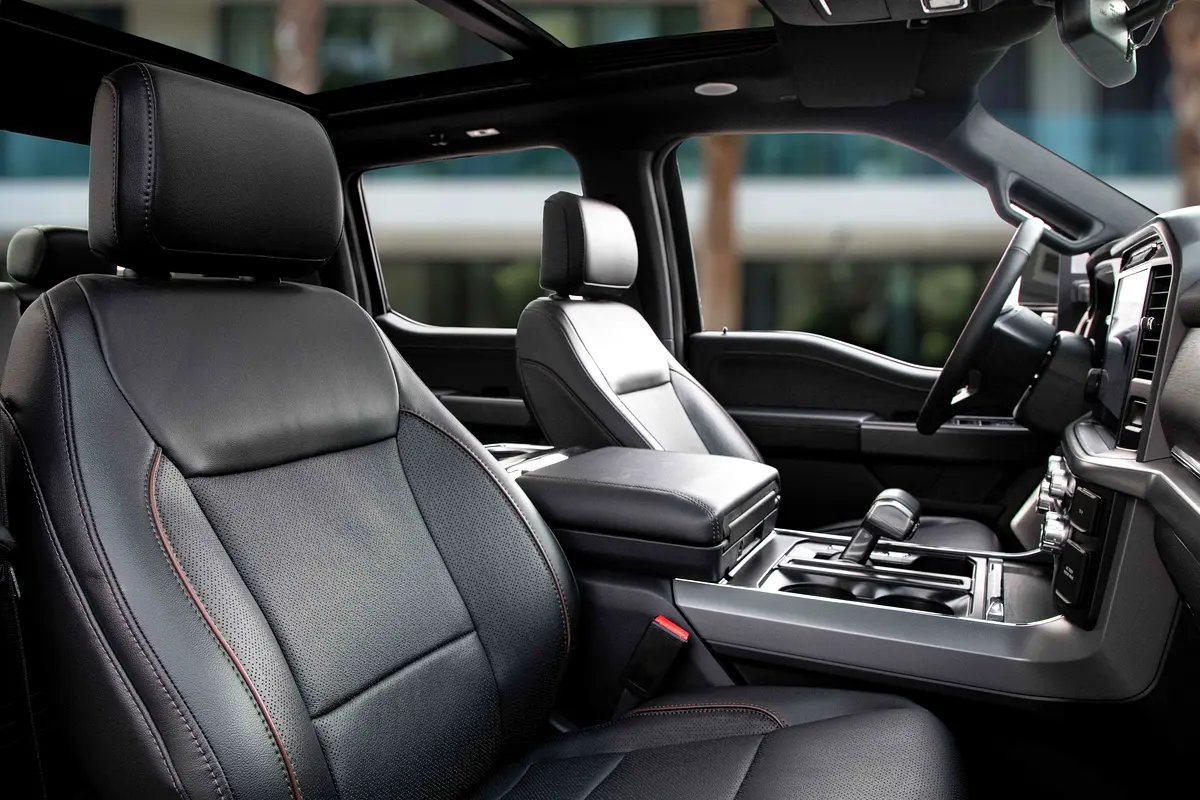 FORD F-Series Pickup Lariat 2024 - photo 11 - Import Émirats | International Cars