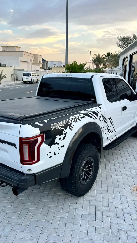 FORD F-Series Pickup Raptor 2020 - photo 2 - Import Émirats | International Cars