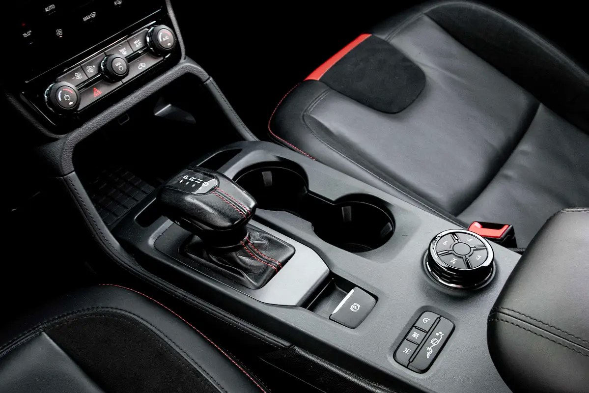 FORD Ranger Raptor 2023 - photo 10 - Import Émirats | International Cars