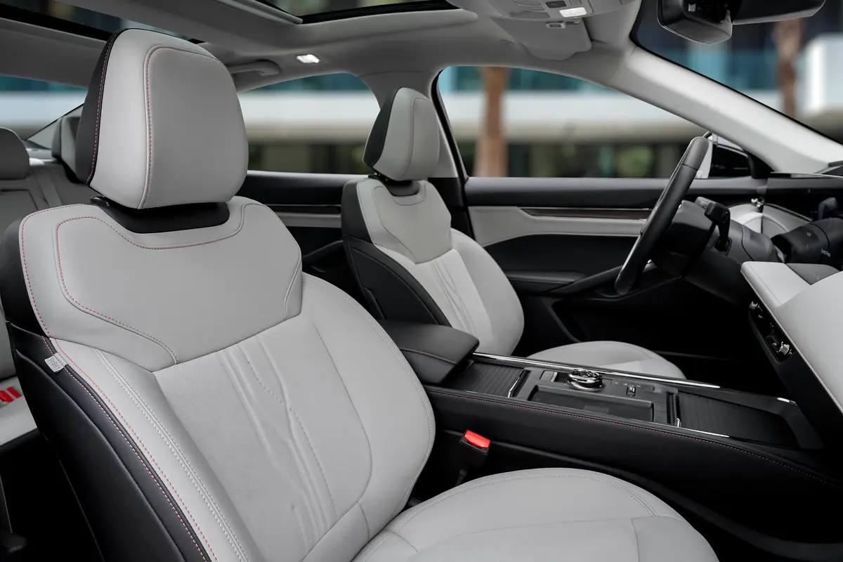 FORD Taurus Titanium 2025 - photo 11 - Import Émirats | International Cars