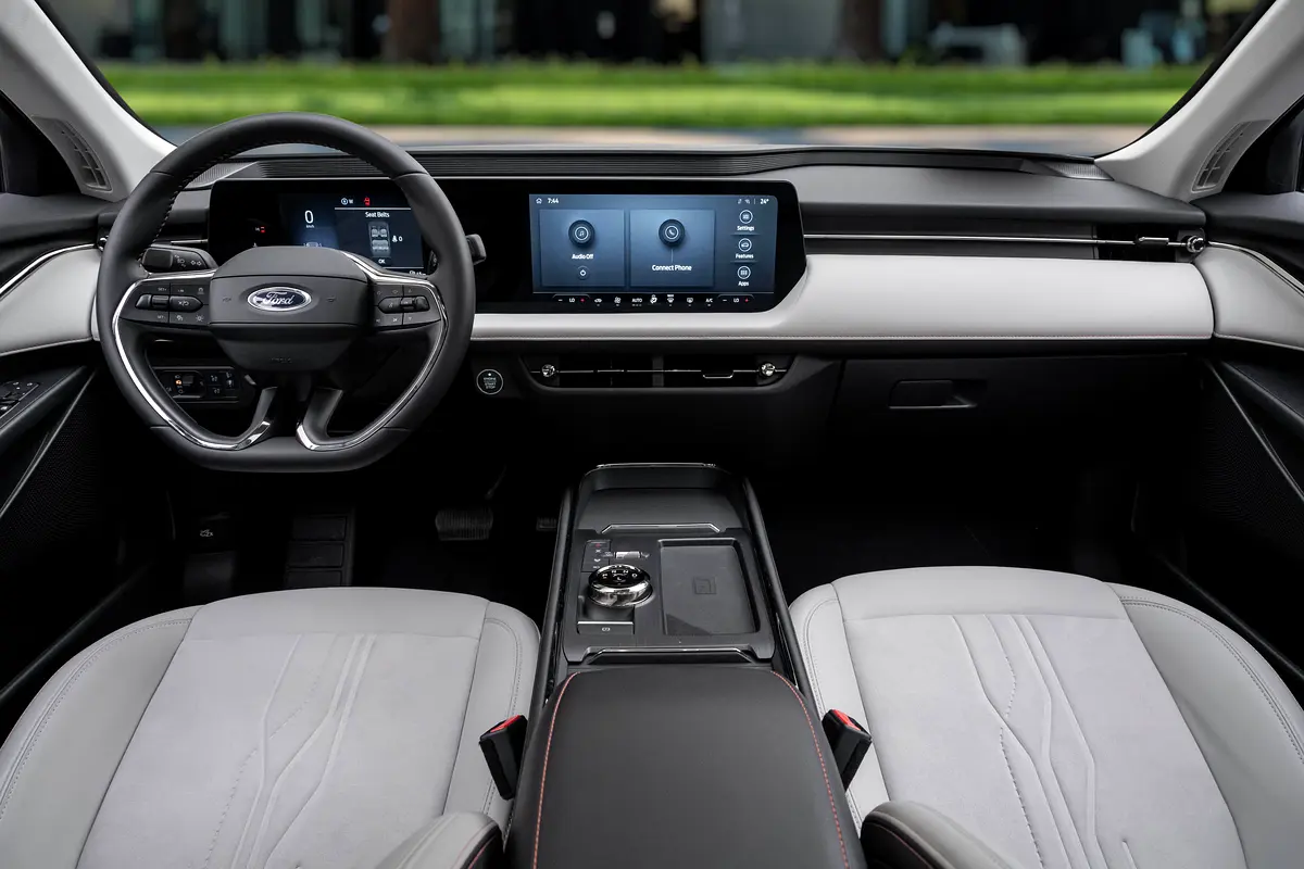 FORD Taurus Titanium 2025 - photo 8 - Import Émirats | International Cars