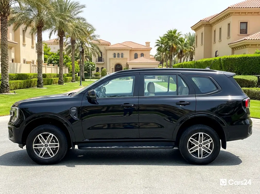 FORD Everest XLS 2024 - photo 3 - Import Émirats | International Cars