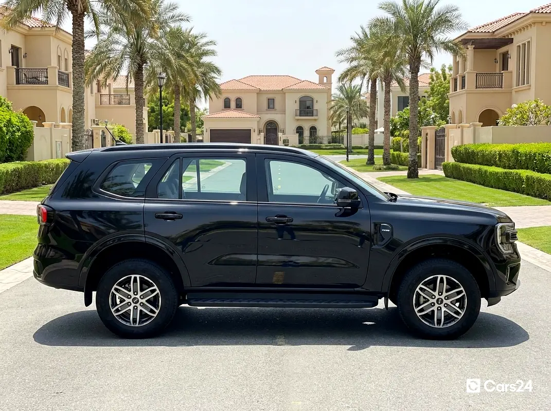 FORD Everest XLS 2024 - photo 5 - Import Émirats | International Cars