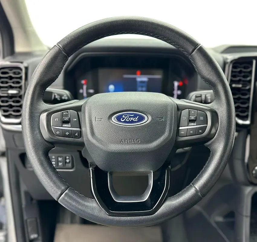 FORD Everest XLT 2024 - photo 7 - Import Émirats | International Cars