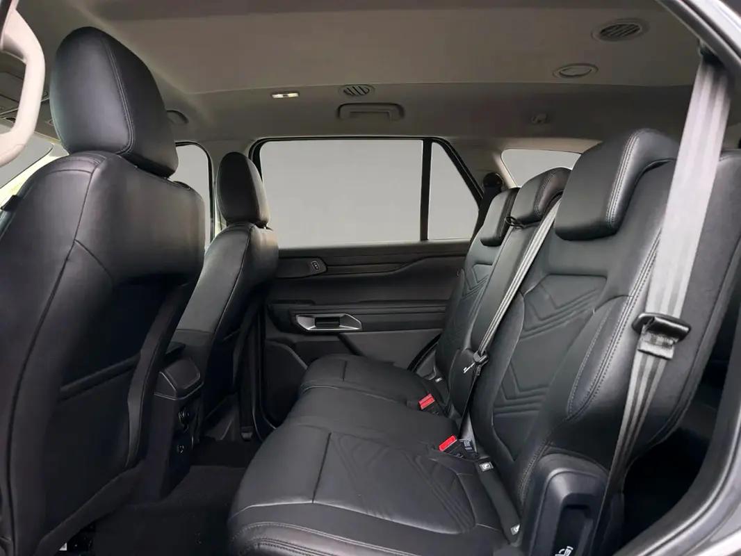 FORD Everest XLT 2024 - photo 11 - Import Émirats | International Cars