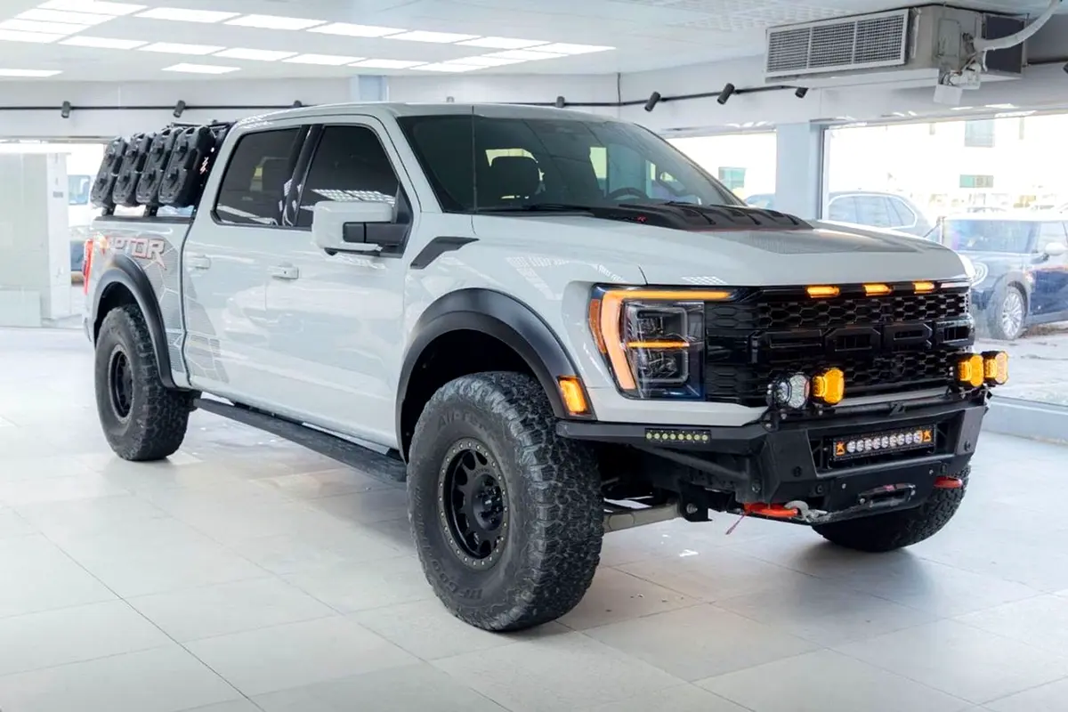 FORD F-150 Raptor R 2023 - photo 2 - Import Émirats | International Cars