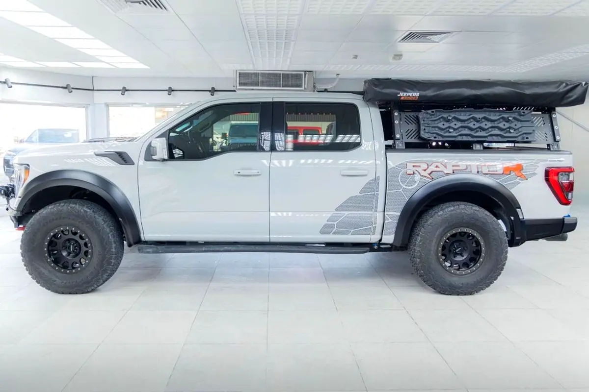 FORD F-150 Raptor R 2023 - photo 5 - Import Émirats | International Cars