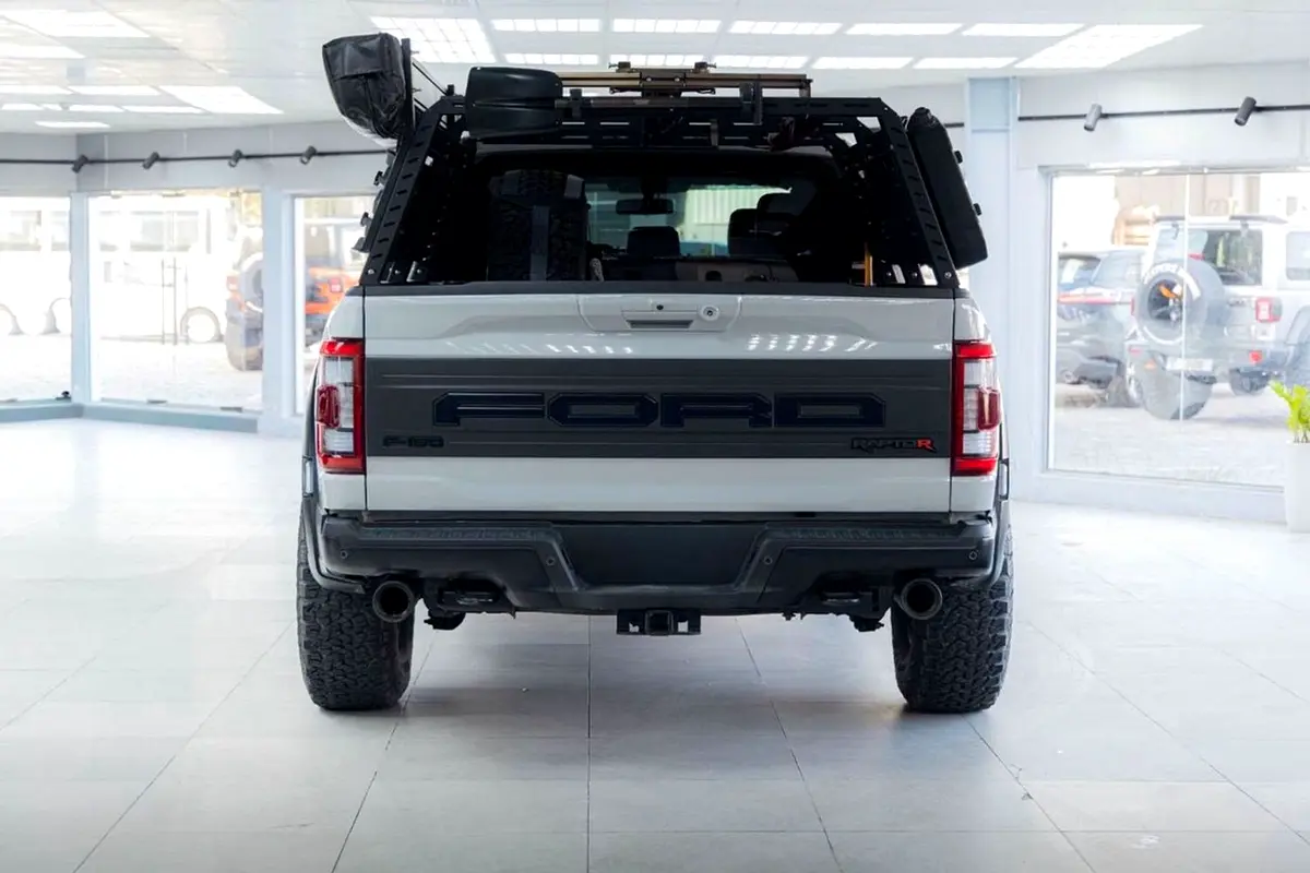 FORD F-150 Raptor R 2023 - photo 8 - Import Émirats | International Cars