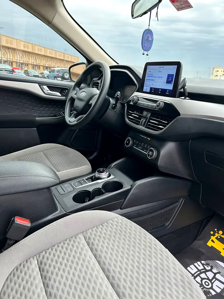FORD Escape SE 2020 - photo 11 - Import Émirats | International Cars