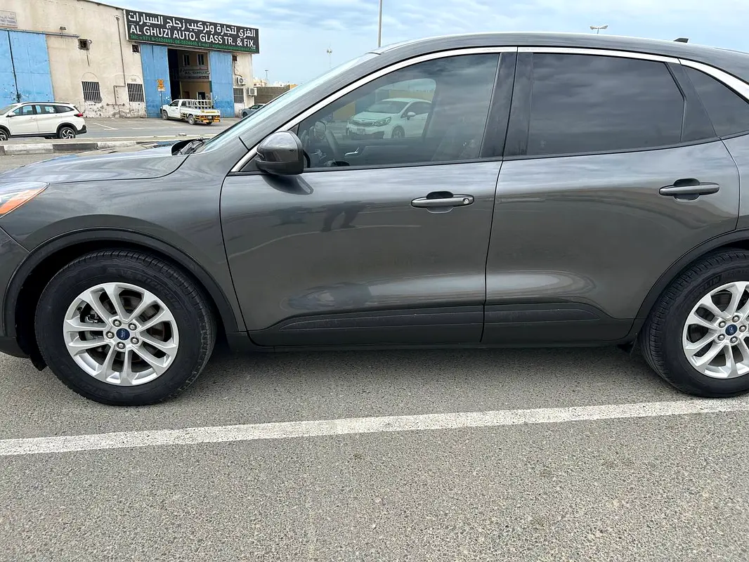 FORD Escape SE 2020 - photo 5 - Import Émirats | International Cars