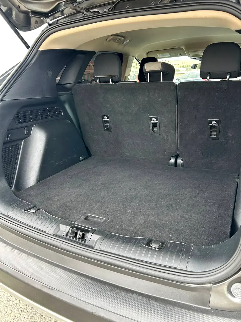 FORD Escape SE 2020 - photo 9 - Import Émirats | International Cars