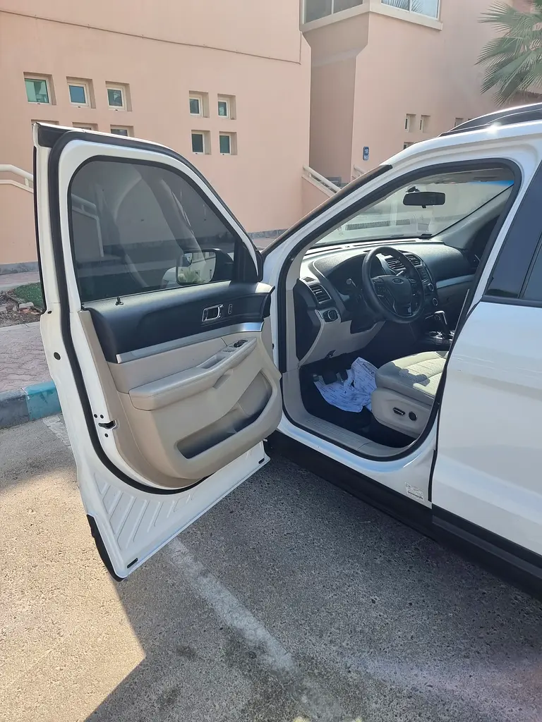 FORD Explorer Base 2018 - photo 6 - Import Émirats | International Cars