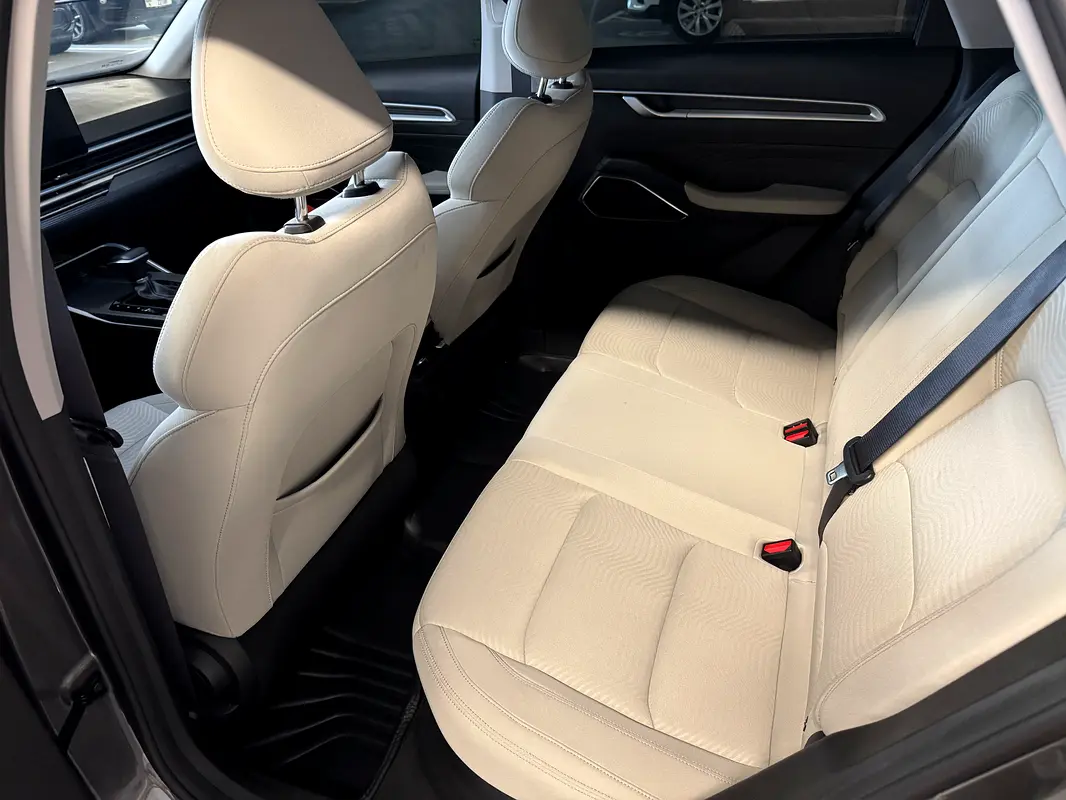 GEELY Emgrand GS 2025 - photo 5 - Import Émirats | International Cars