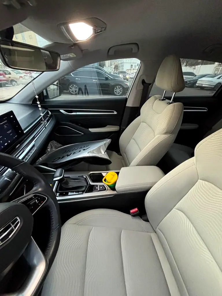 GEELY Emgrand GS 2025 - photo 8 - Import Émirats | International Cars