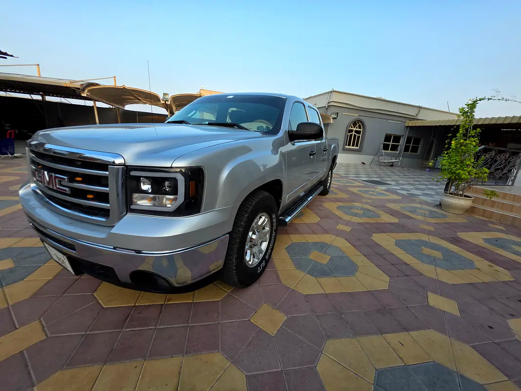 GMC Sierra SLE 2013 - photo 12 - Import Émirats | International Cars