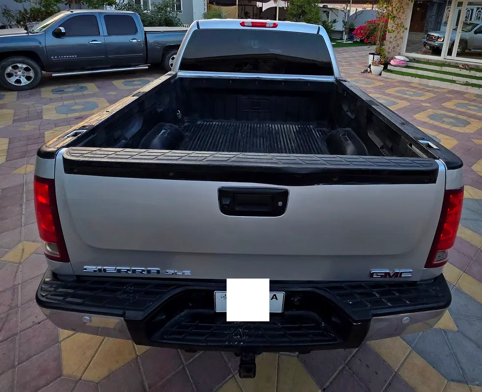 GMC Sierra SLE 2013 - photo 2 - Import Émirats | International Cars