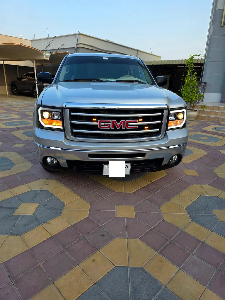 GMC Sierra SLE 2013 - photo 8 - Import Émirats | International Cars
