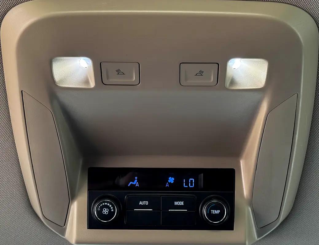 GMC Yukon XL SLE 2020 - photo 11 - Import Émirats | International Cars