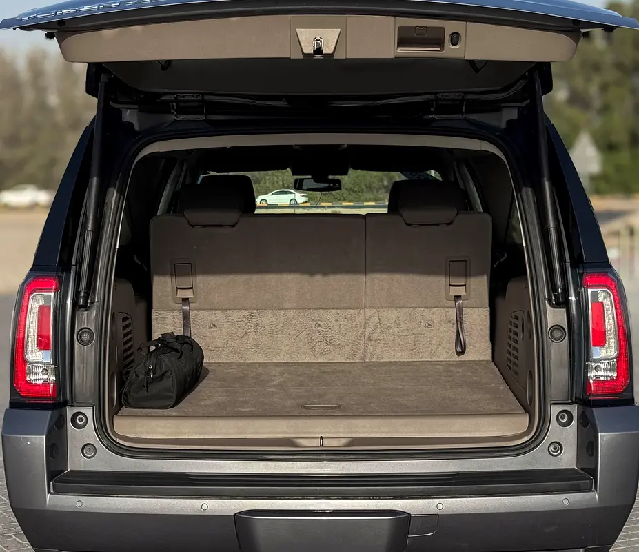 GMC Yukon XL SLE 2020 - photo 12 - Import Émirats | International Cars