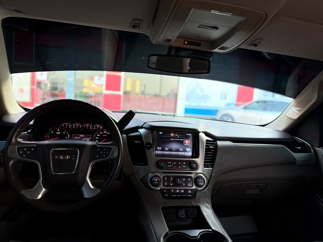 GMC Yukon XL SLE 2015 - photo 12 - Import Émirats | International Cars