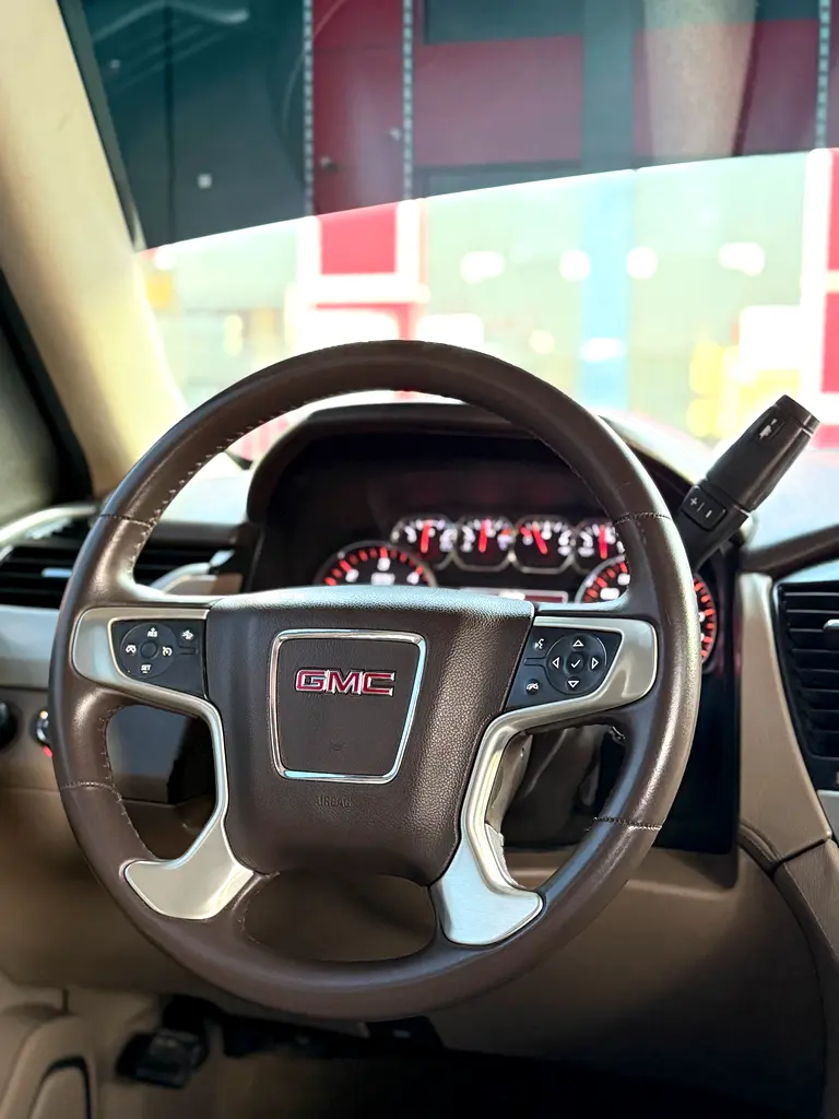 GMC Yukon XL SLE 2015 - photo 9 - Import Émirats | International Cars