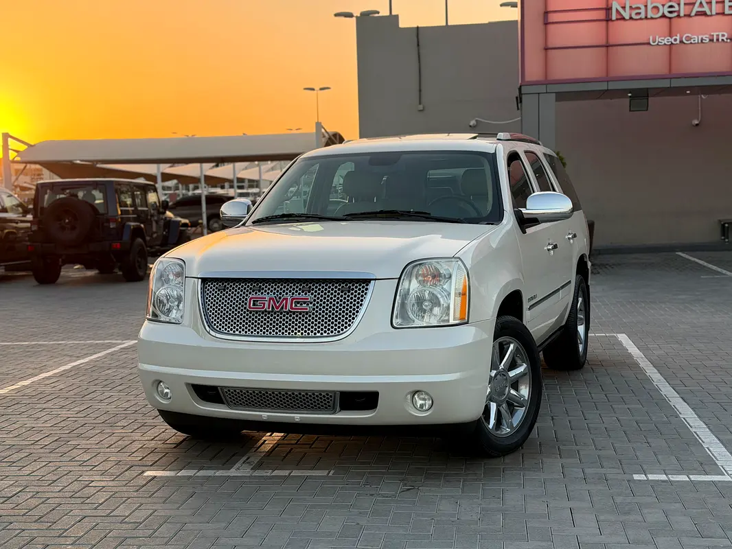 GMC Yukon Denali 2011