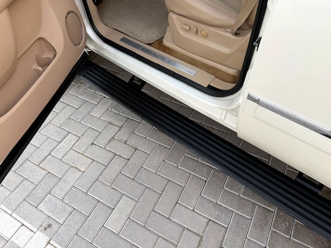 GMC Yukon Denali 2011 - photo 5 - Import Émirats | International Cars