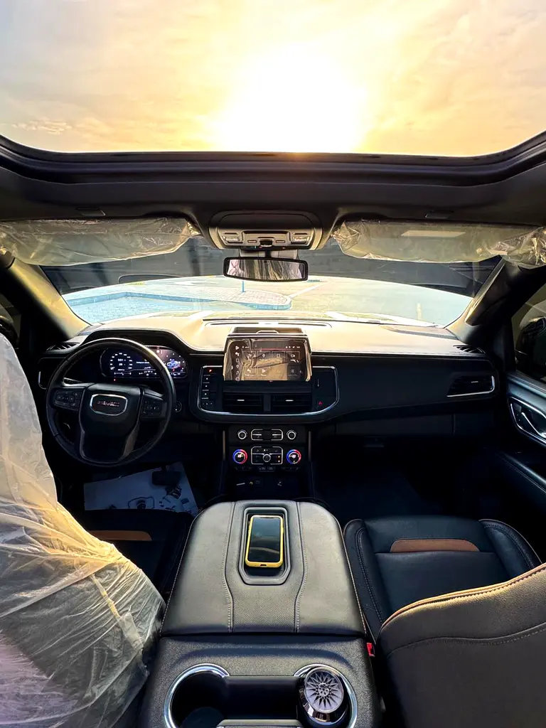 GMC Yukon AT4 2023 - photo 2 - Import Émirats | International Cars