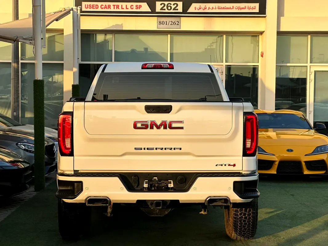 GMC Sierra 1500 AT4 2022 - photo 2 - Import Émirats | International Cars