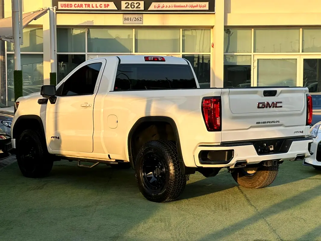 GMC Sierra 1500 AT4 2022 - photo 6 - Import Émirats | International Cars