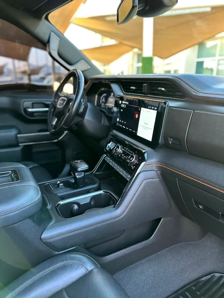 GMC Sierra 1500 AT4 2022 - photo 8 - Import Émirats | International Cars