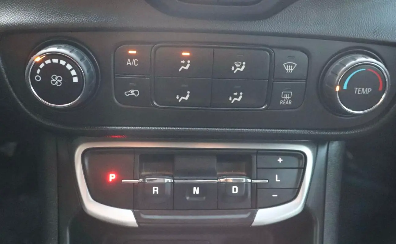 GMC Terrain SLE 2022 - photo 10 - Import Émirats | International Cars