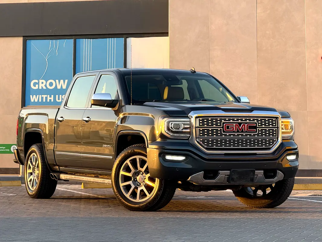 GMC Sierra 3500 HD Denali 2017 - photo 3 - Import Émirats | International Cars
