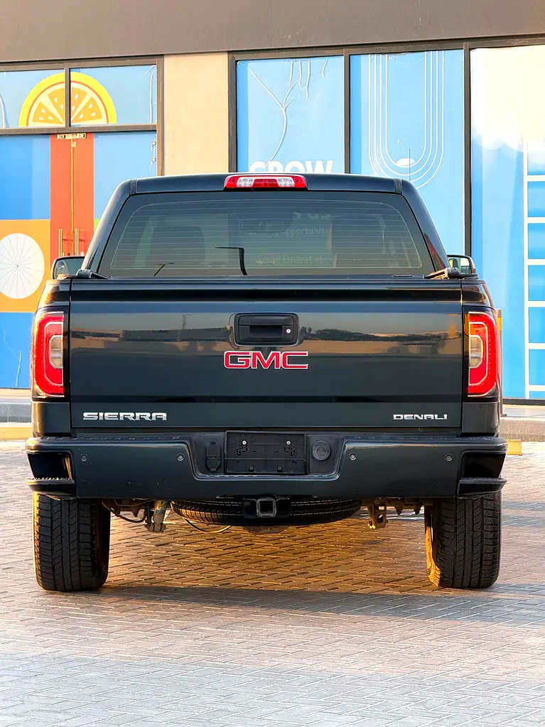 GMC Sierra 3500 HD Denali 2017 - photo 4 - Import Émirats | International Cars
