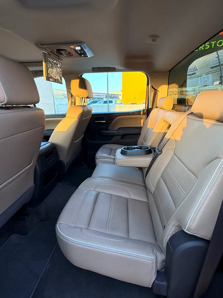 GMC Sierra 3500 HD Denali 2017 - photo 8 - Import Émirats | International Cars