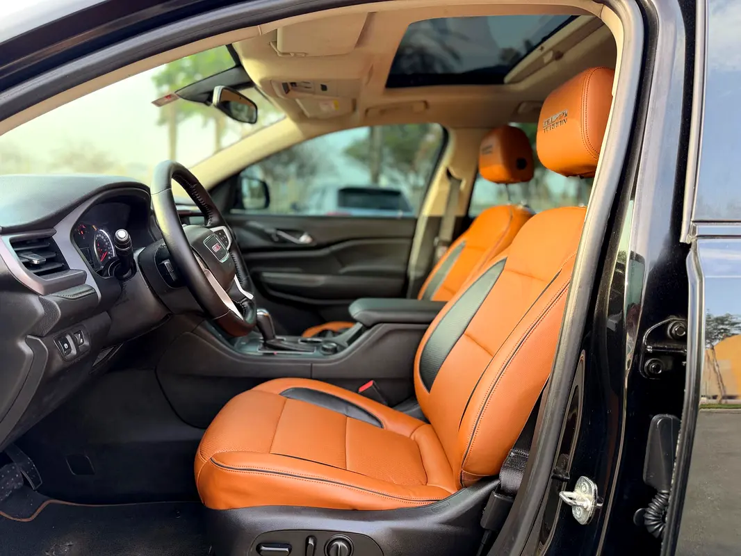 GMC Acadia All Terrain 2017 - photo 2 - Import Émirats | International Cars